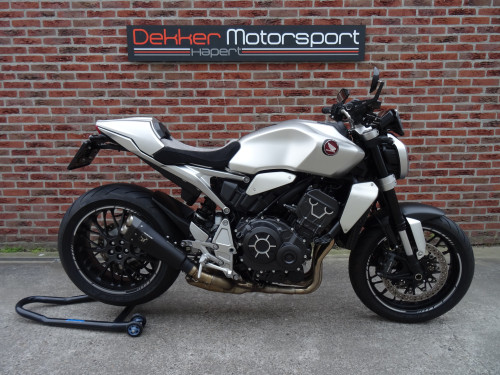 Honda CB1000R + # 2022 # 11.000KM # Mat Silver # Als Nieuw! - Dekker Motor Parts